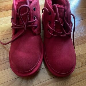 UGG women’s Neumel Boots sz9